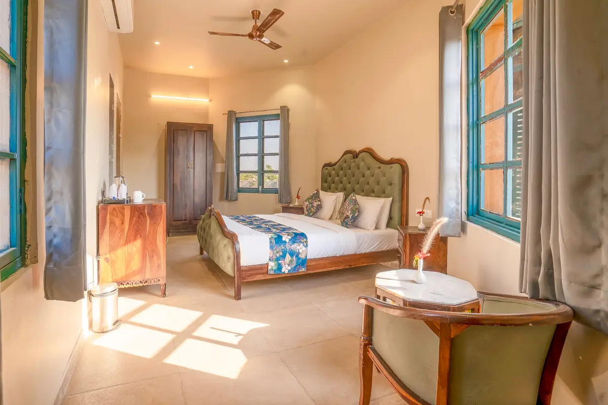 Premium Safari Lodge accommodation near Kuno National Park